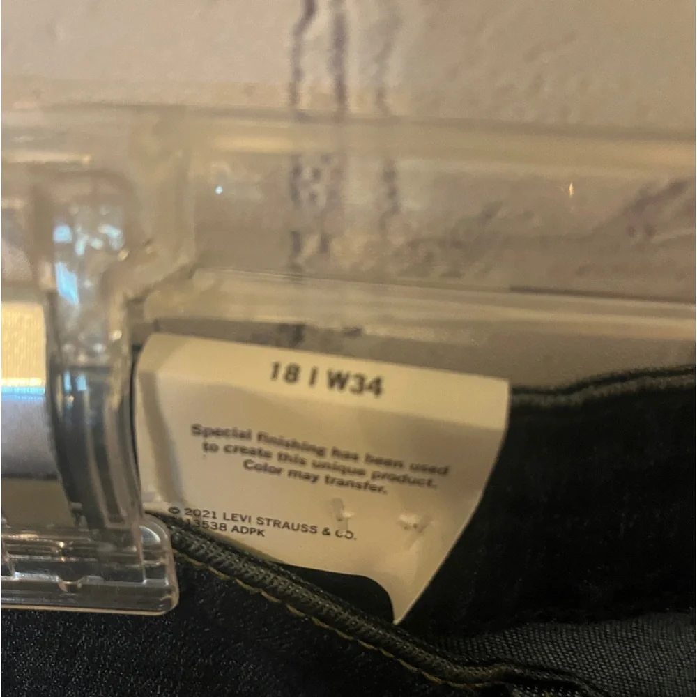 Levi’s jeans. Women’s Signature - Picture 2 of 12
